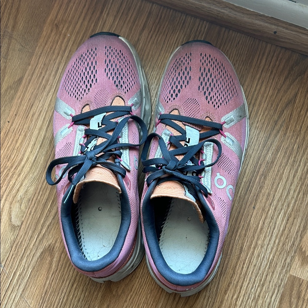 On Running Women's Dusty Pink and Gray Athletic Running Shoes